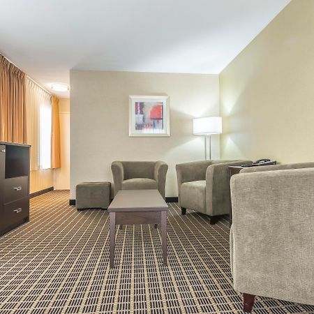 Quality Inn & Suites Downtown Windsor Eksteriør bilde