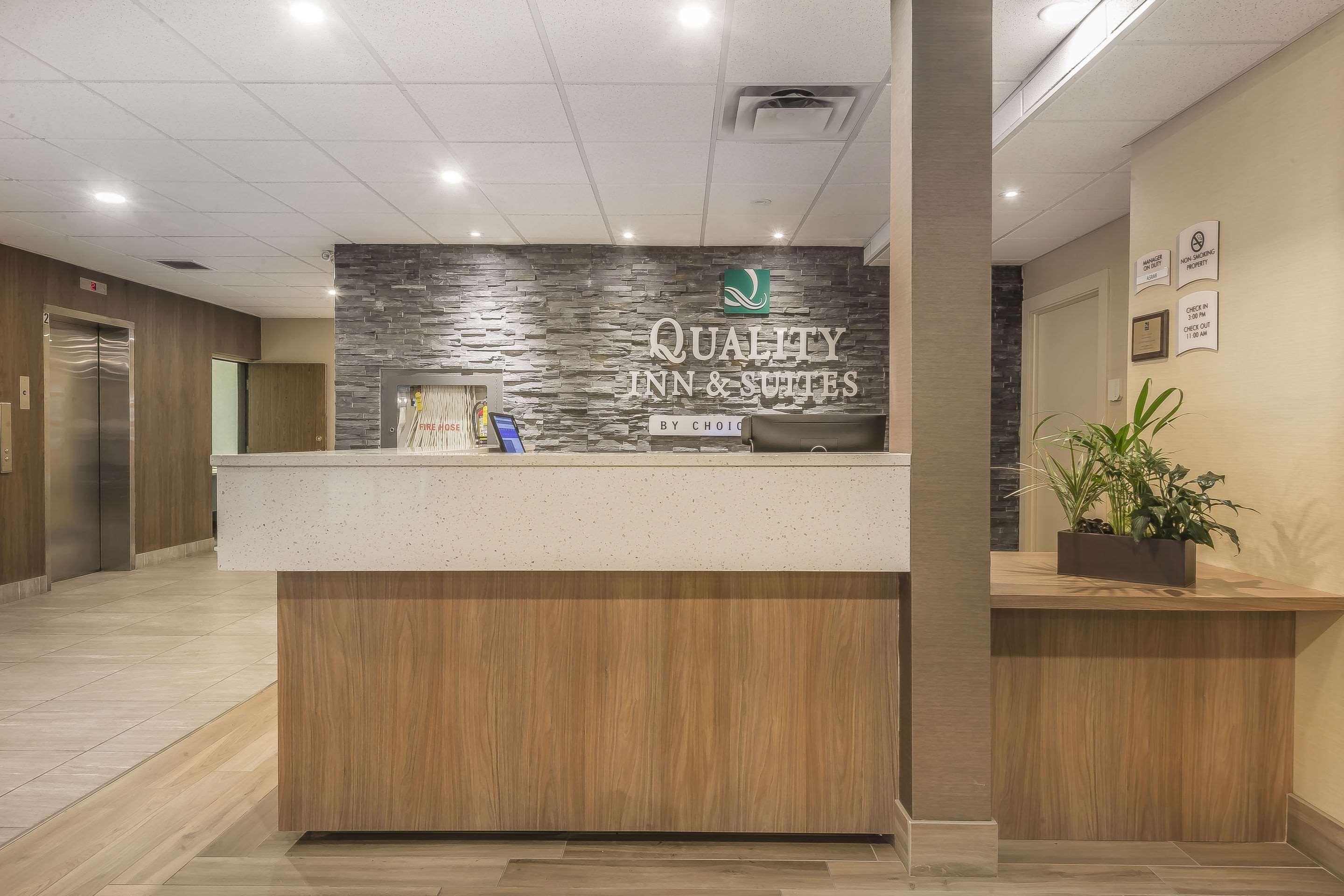 Quality Inn & Suites Downtown Windsor Eksteriør bilde